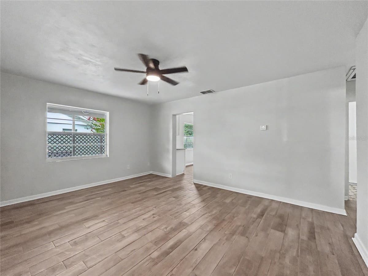 128 CENTER STREET — photo 20 of 26