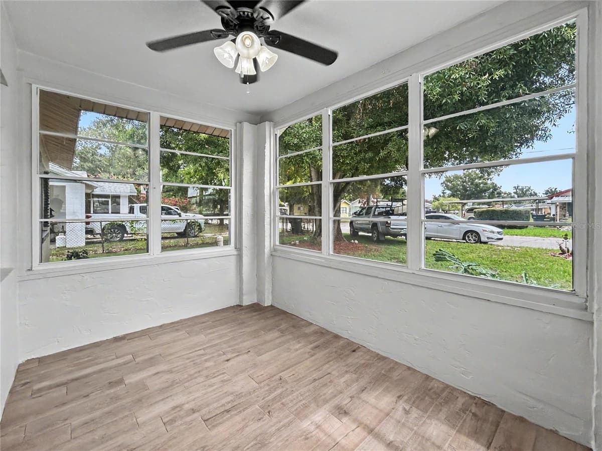 128 CENTER STREET — photo 21 of 26