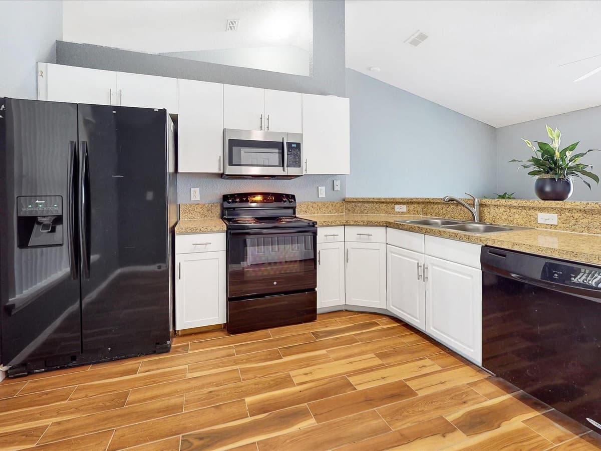 1444 SWIFT COURT — photo 14 of 32