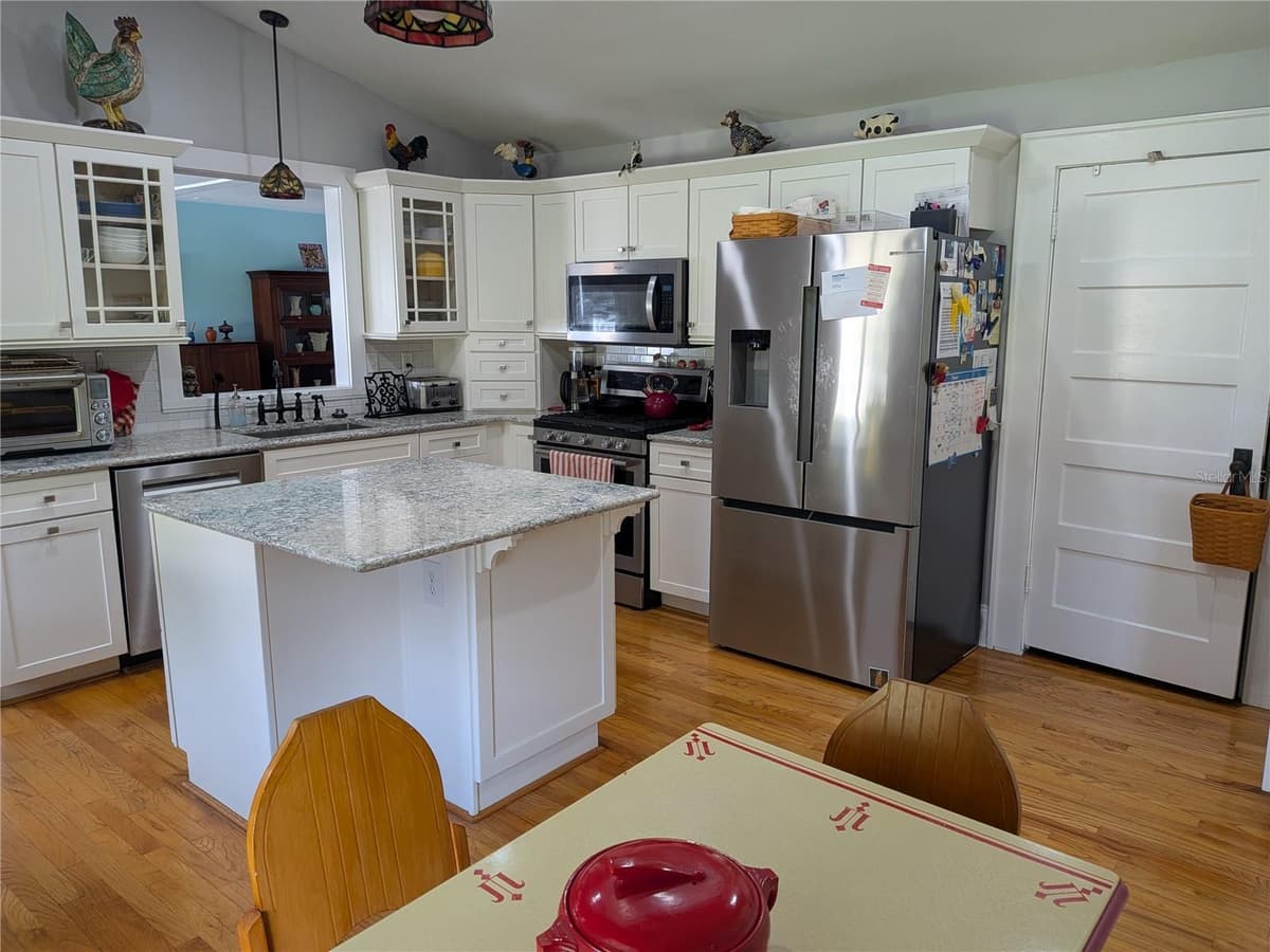 410 PARK STREET — photo 6 of 26