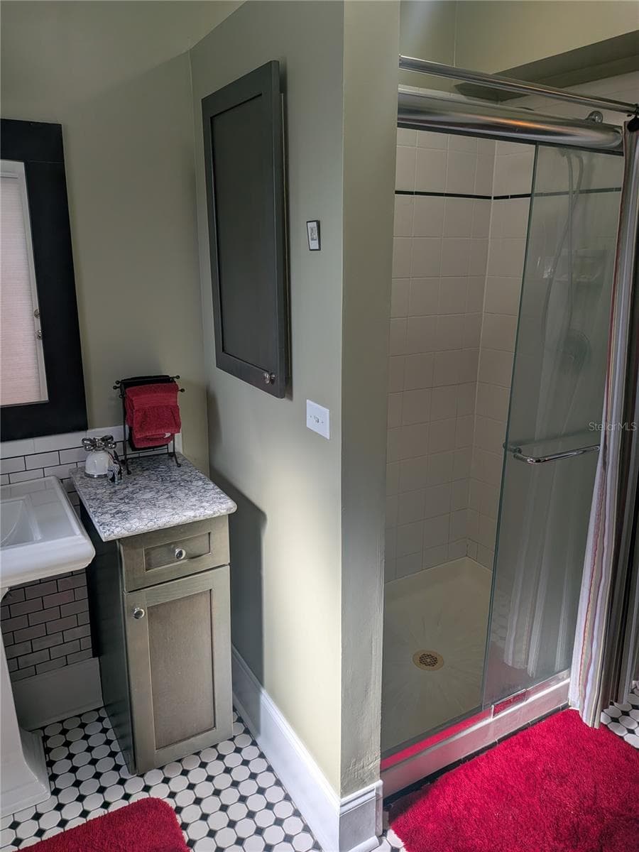 410 PARK STREET — photo 15 of 26