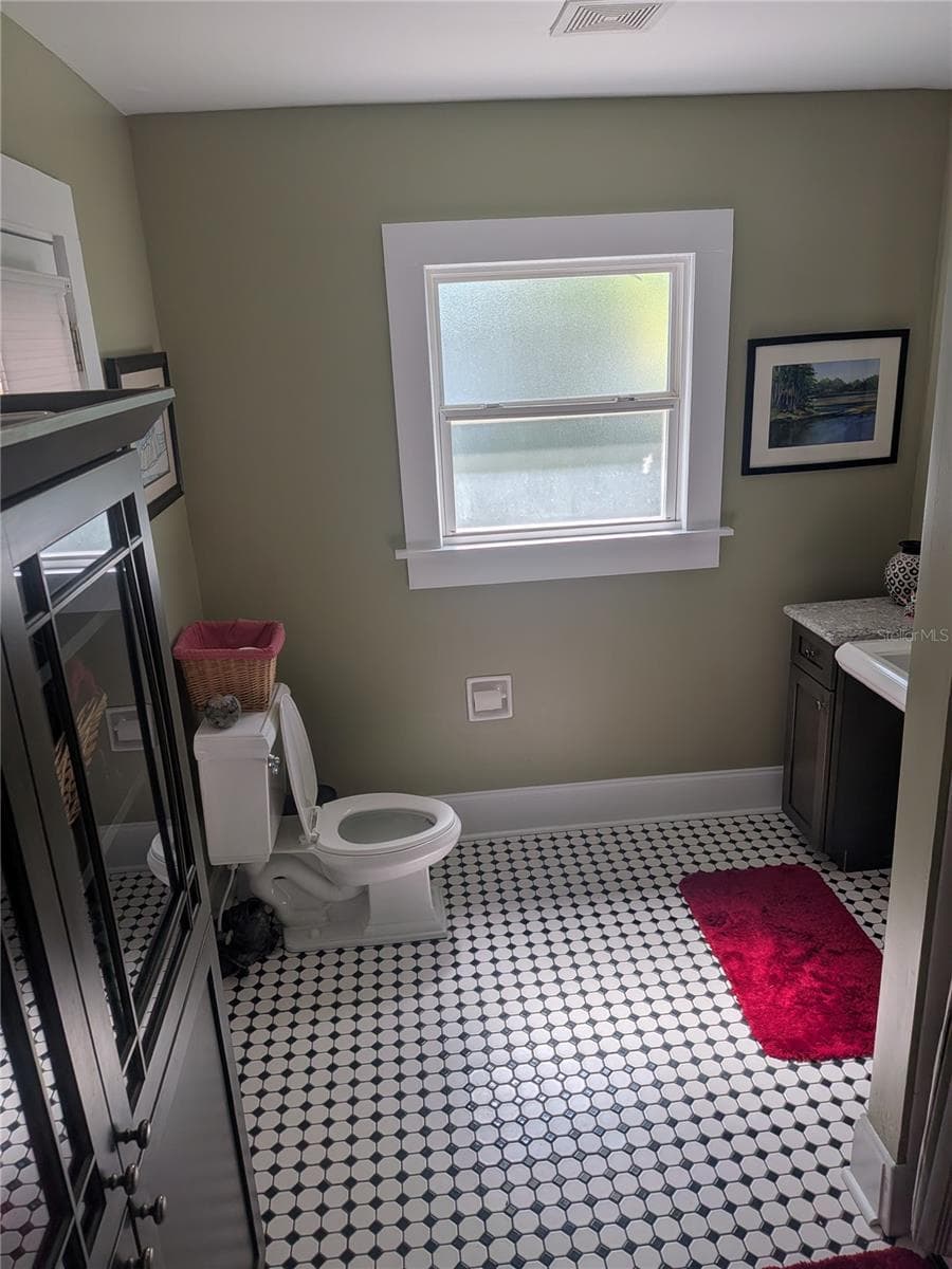 410 PARK STREET — photo 13 of 26