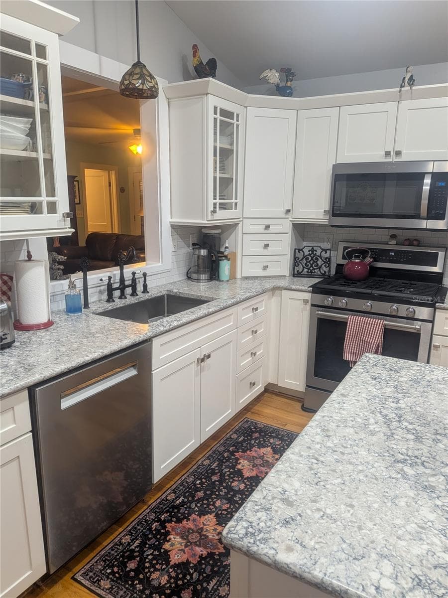 410 PARK STREET — photo 7 of 26