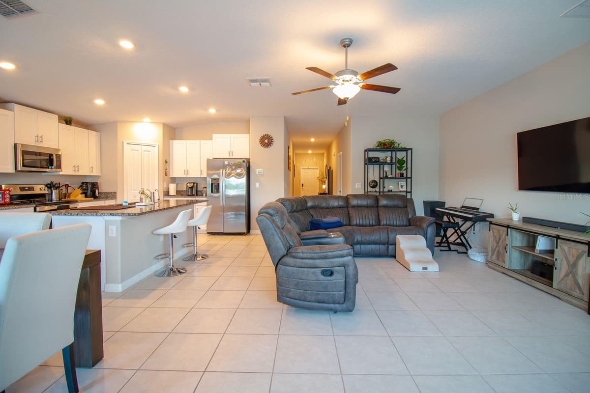 5466 BLUE AZURE DRIVE — photo 10 of 43