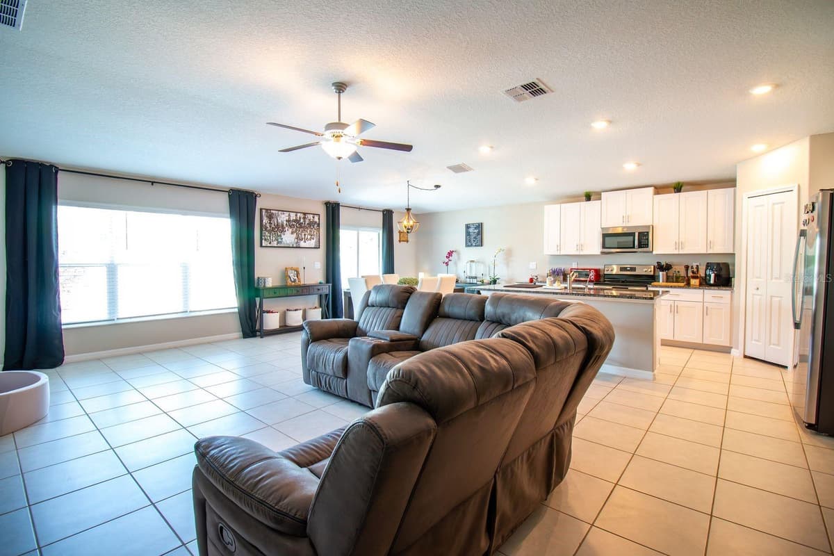 5466 BLUE AZURE DRIVE — photo 11 of 43