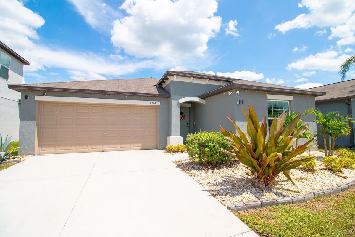5466 BLUE AZURE DRIVE — photo 5 of 43