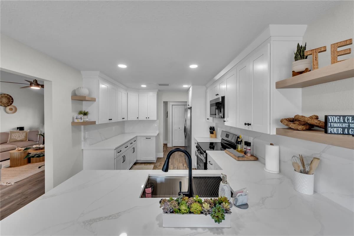 5004 ENSIGN LOOP — photo 17 of 81