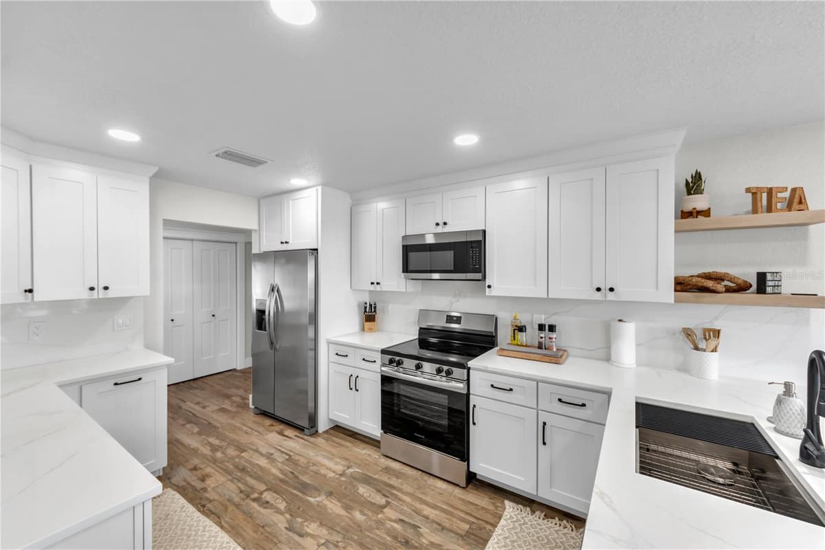 5004 ENSIGN LOOP — photo 18 of 81