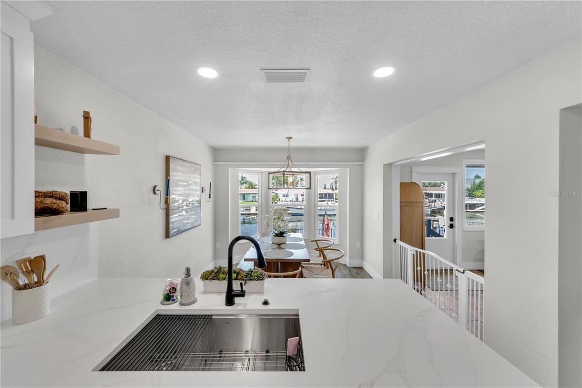 5004 ENSIGN LOOP — photo 19 of 81