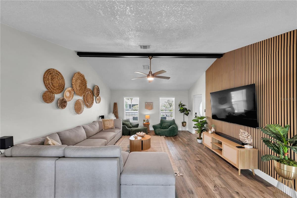 5004 ENSIGN LOOP — photo 14 of 81