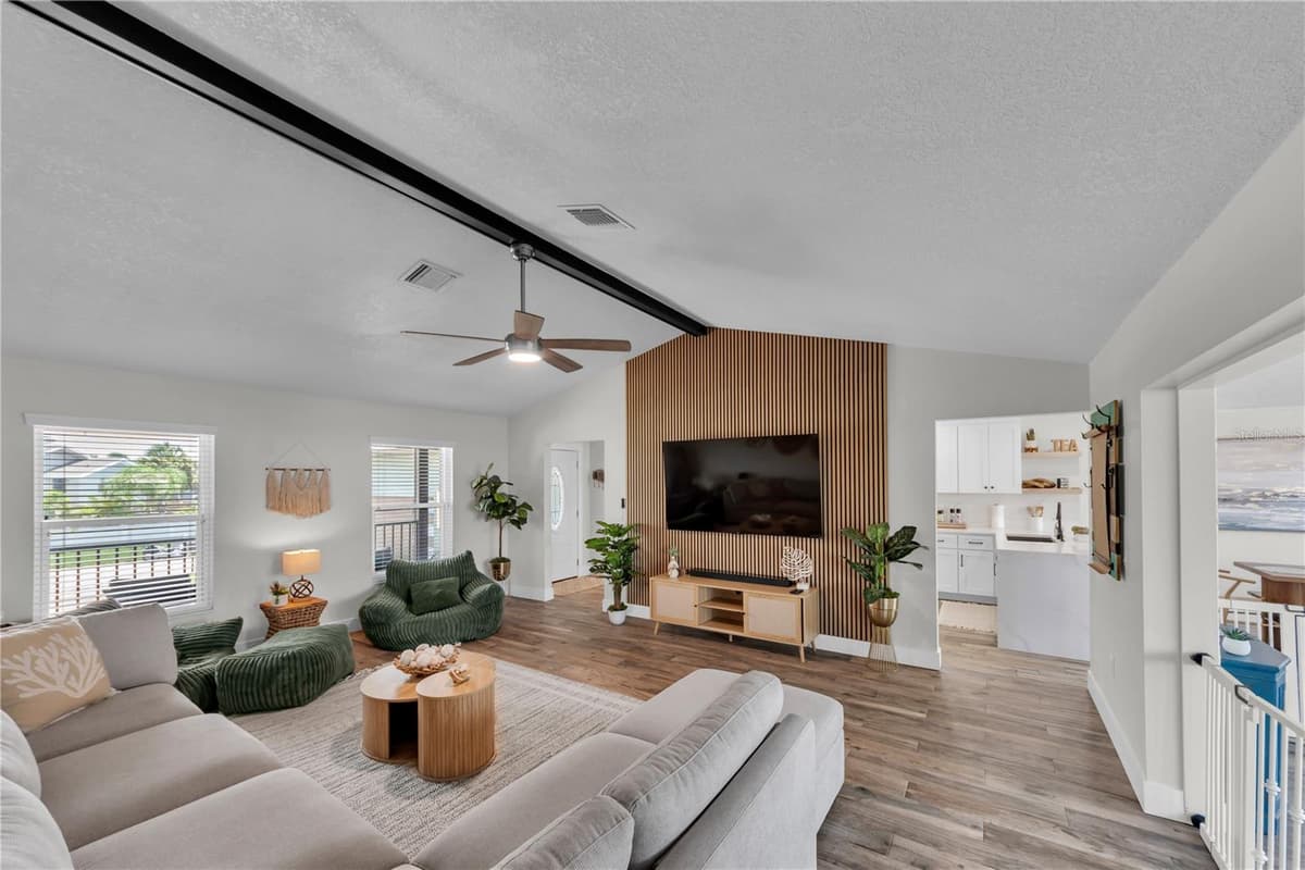 5004 ENSIGN LOOP — photo 13 of 81