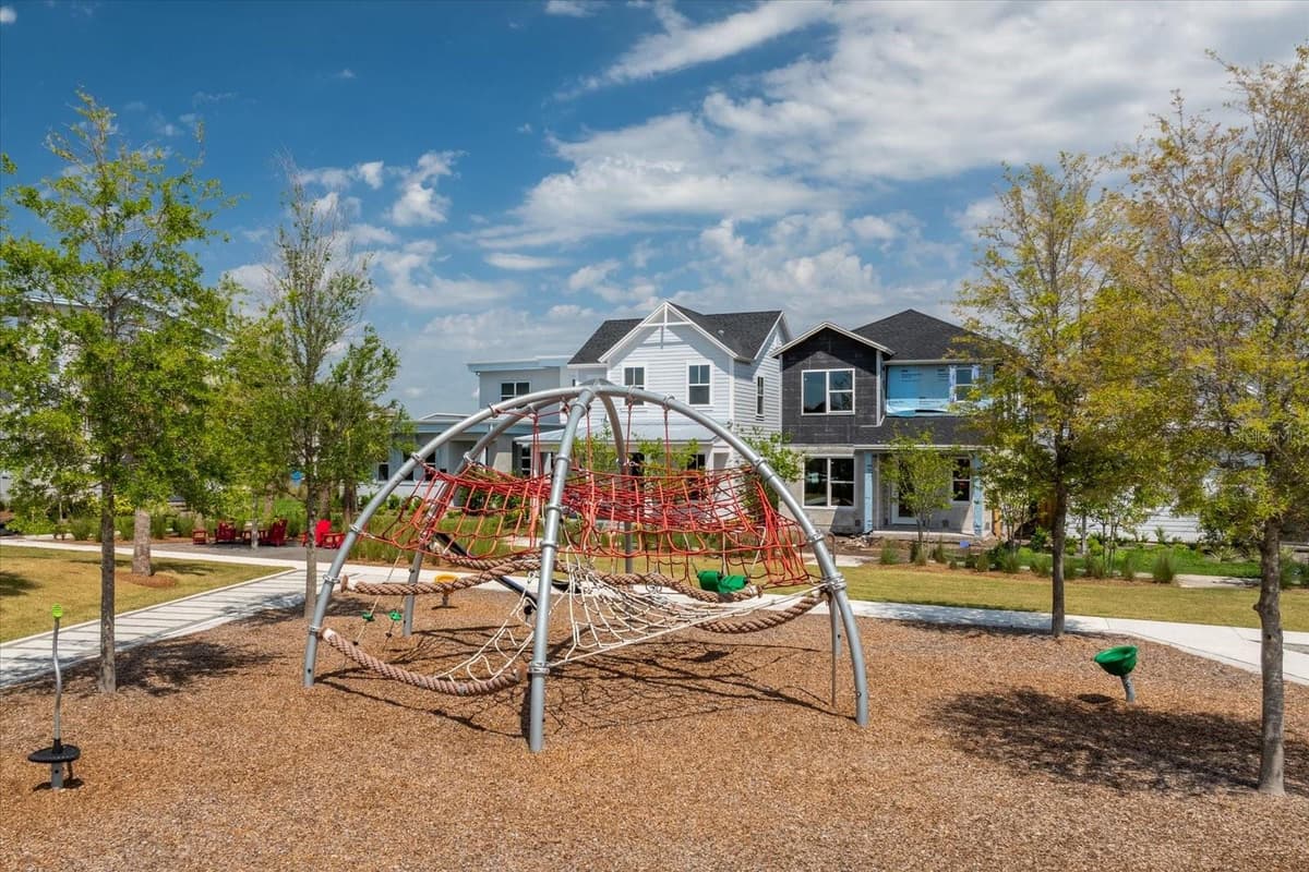 10584 PEARSON AVENUE — photo 4 of 31