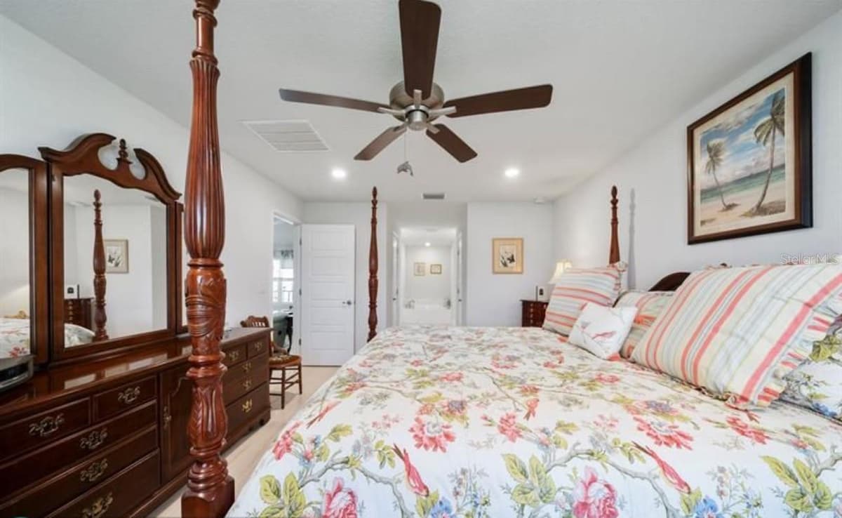 8516 WATERSTONE BOULEVARD — photo 9 of 17