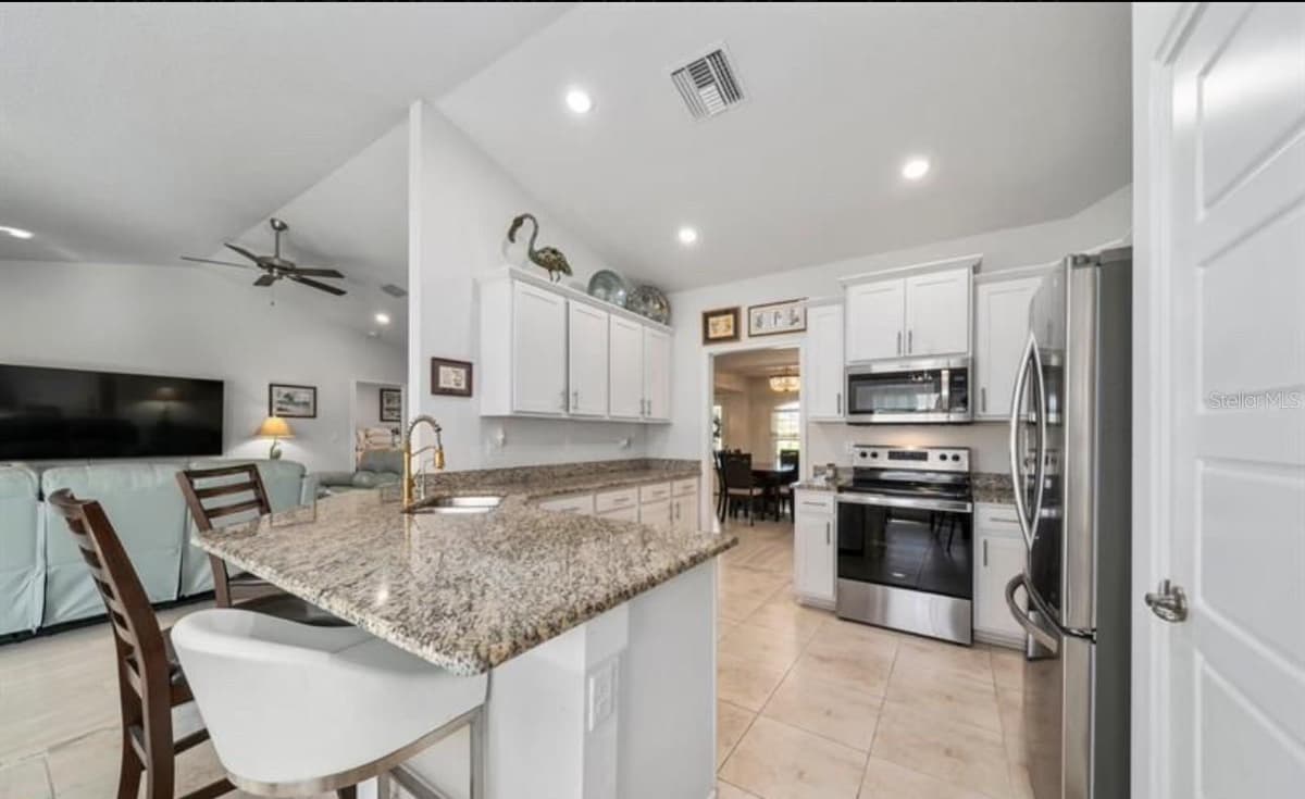 8516 WATERSTONE BOULEVARD — photo 3 of 17