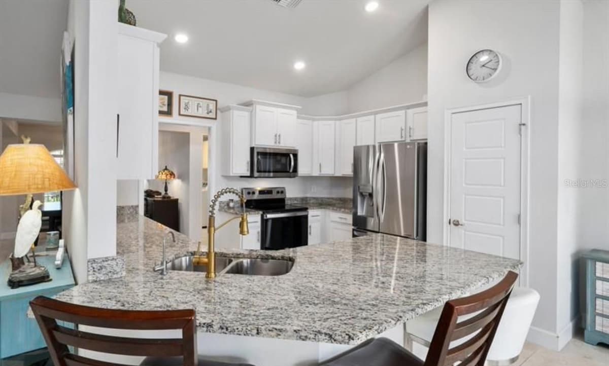 8516 WATERSTONE BOULEVARD — photo 4 of 17