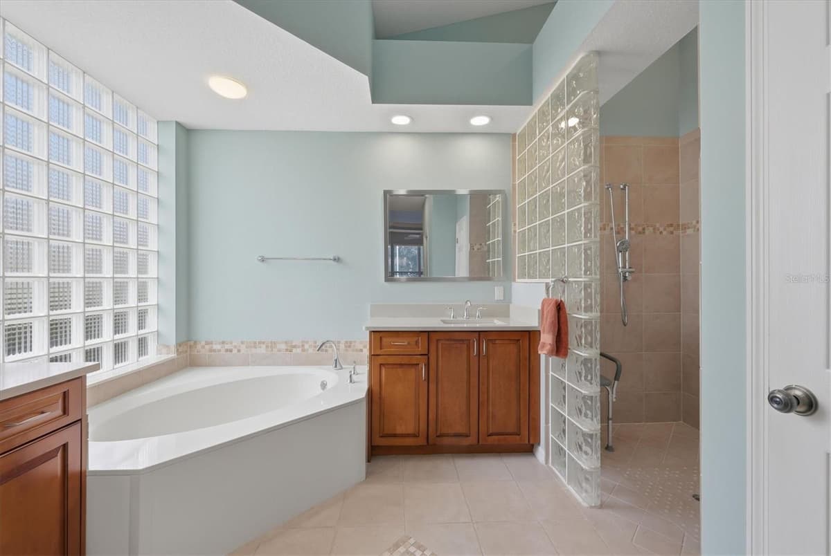 7235 KENSINGTON COURT — photo 23 of 56