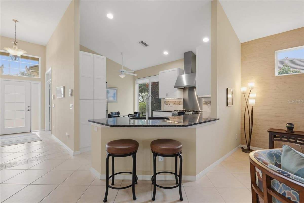 7235 KENSINGTON COURT — photo 11 of 56