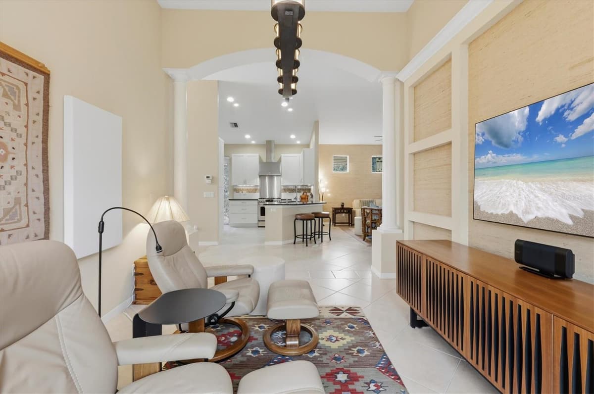 7235 KENSINGTON COURT — photo 18 of 56