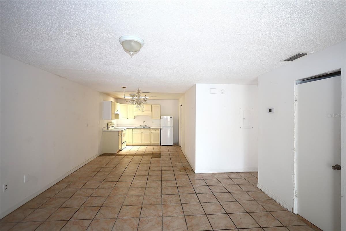 4179 SPITFIRE AVENUE — photo 7 of 21