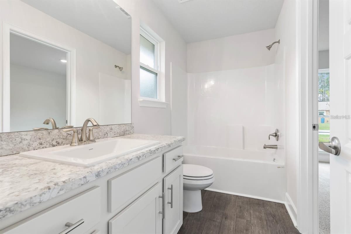 34 RYMSHAW DRIVE — photo 11 of 14