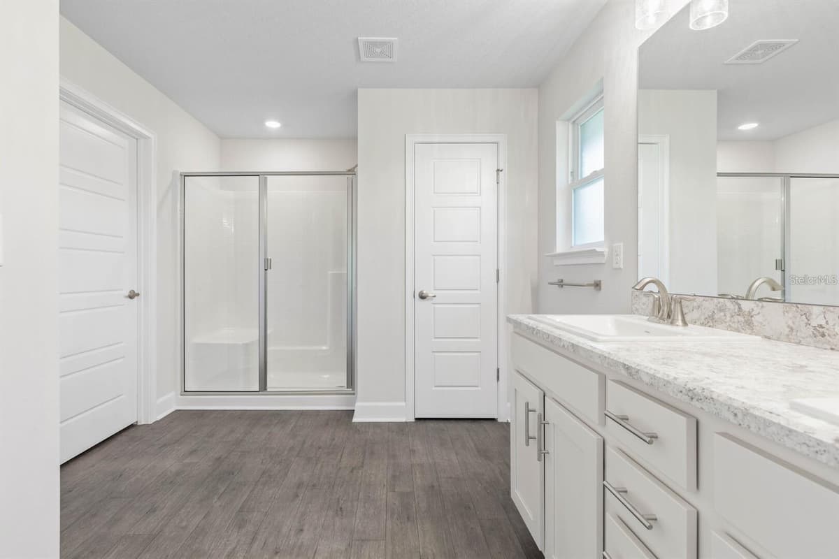 34 RYMSHAW DRIVE — photo 7 of 14