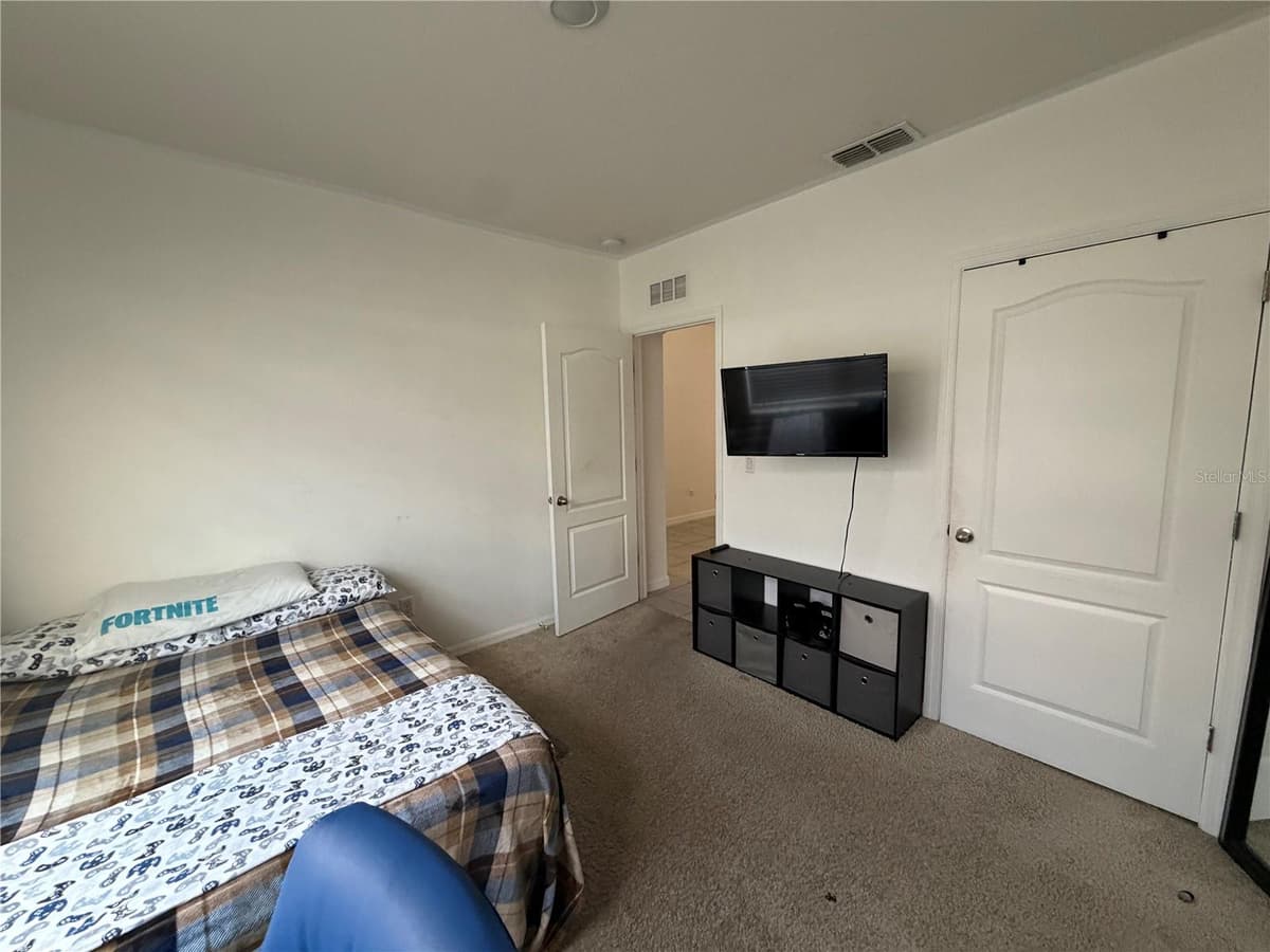 6524 CORAL BERRY DRIVE — photo 9 of 19