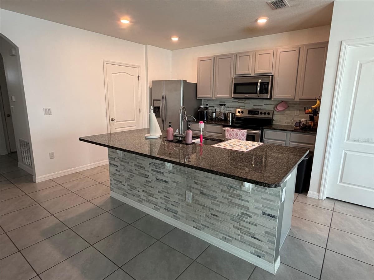 6524 CORAL BERRY DRIVE — photo 14 of 19