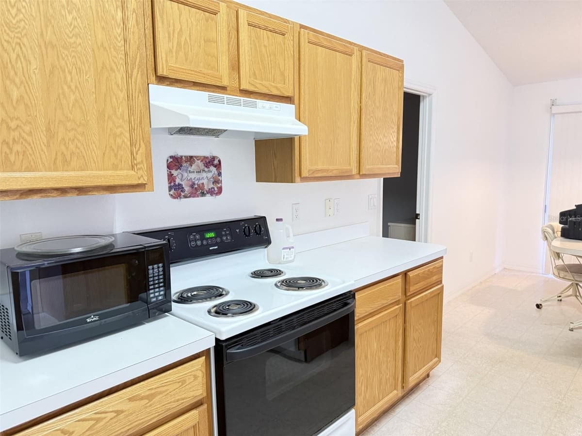 2825 TAMARIND DRIVE — photo 11 of 28