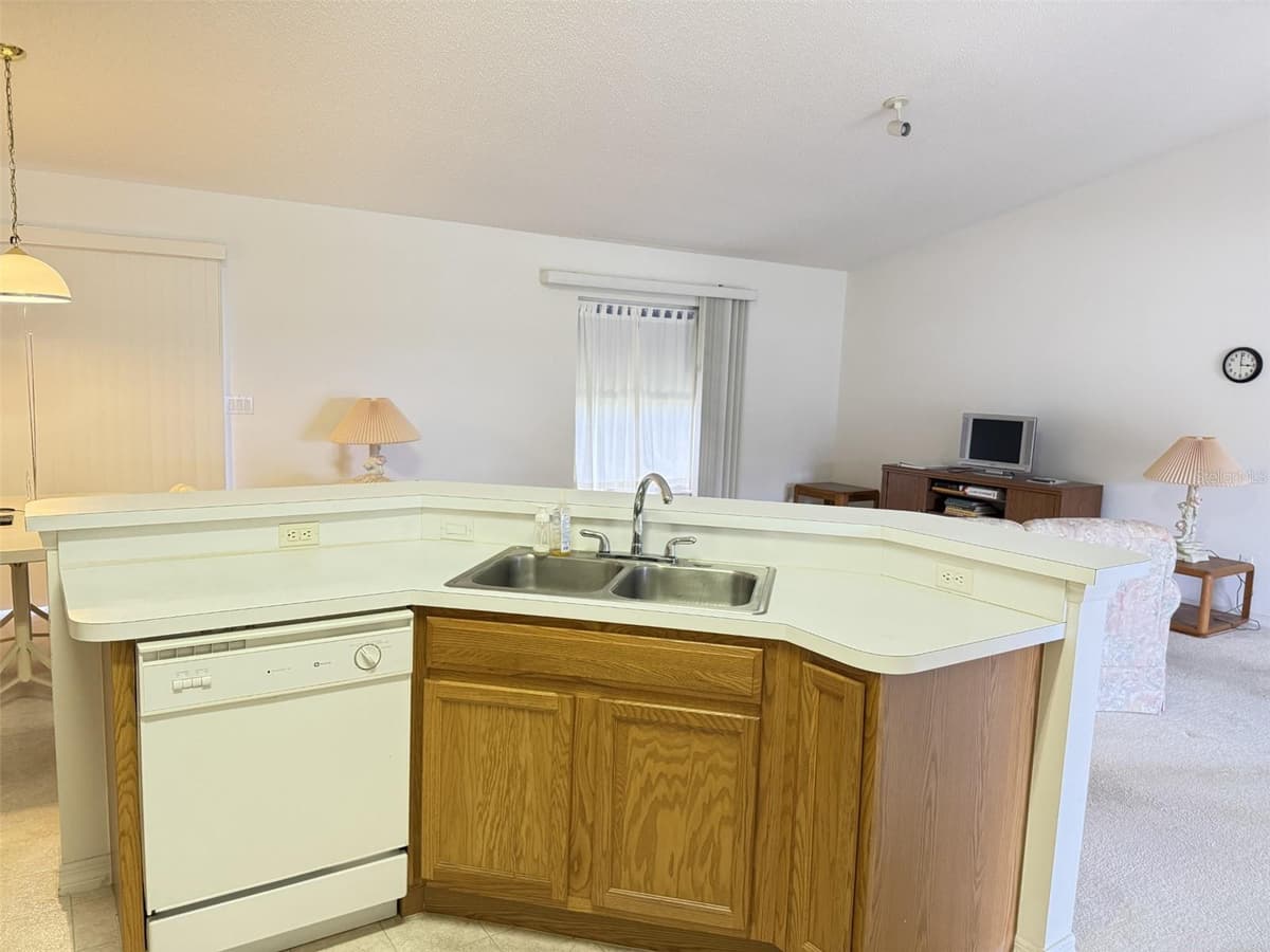 2825 TAMARIND DRIVE — photo 10 of 28