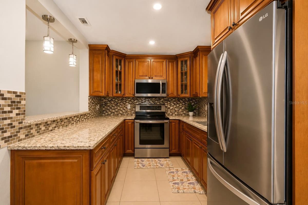 4409 HANNA AVENUE — photo 3 of 31