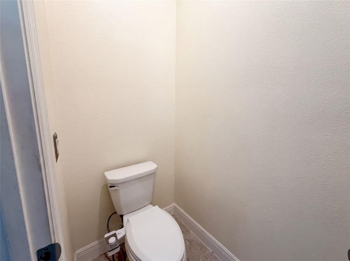 918 BLACKTHORN DRIVE — photo 17 of 28