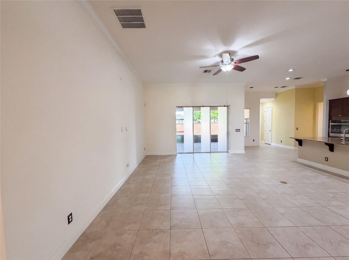 918 BLACKTHORN DRIVE — photo 3 of 28