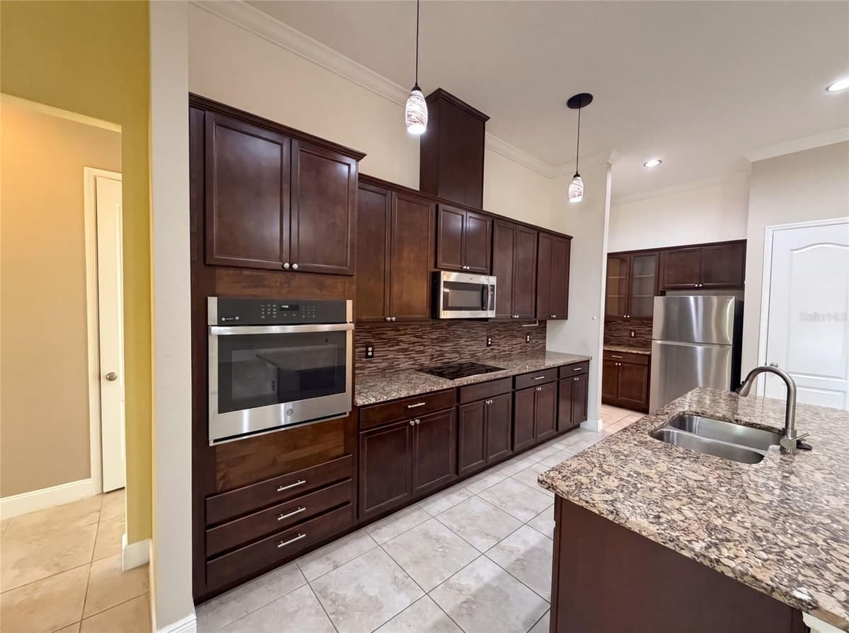 918 BLACKTHORN DRIVE — photo 27 of 28