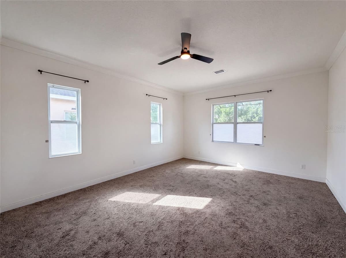 918 BLACKTHORN DRIVE — photo 4 of 28