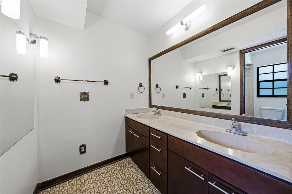 501 BRYAN ROAD — photo 34 of 93