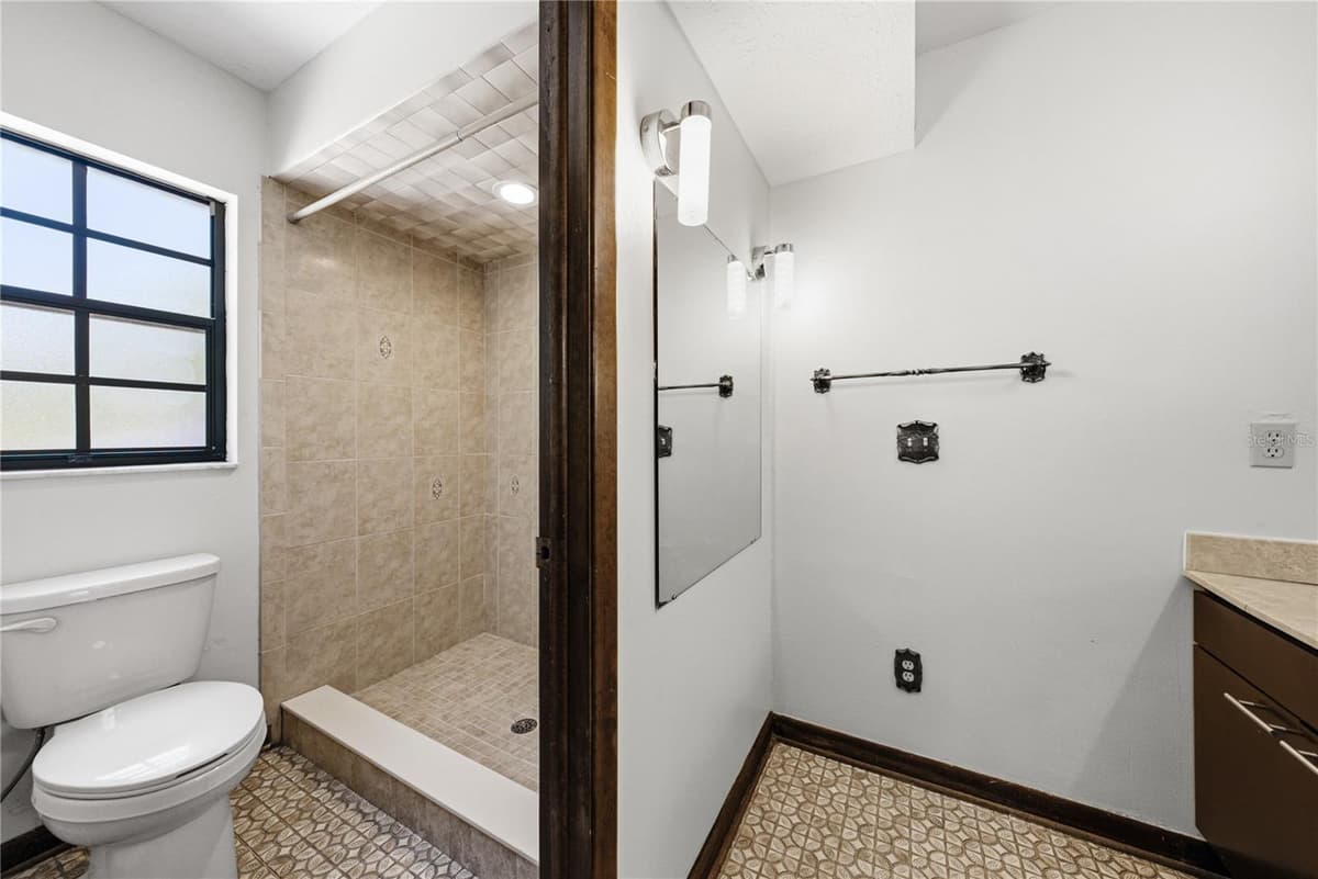 501 BRYAN ROAD — photo 35 of 93