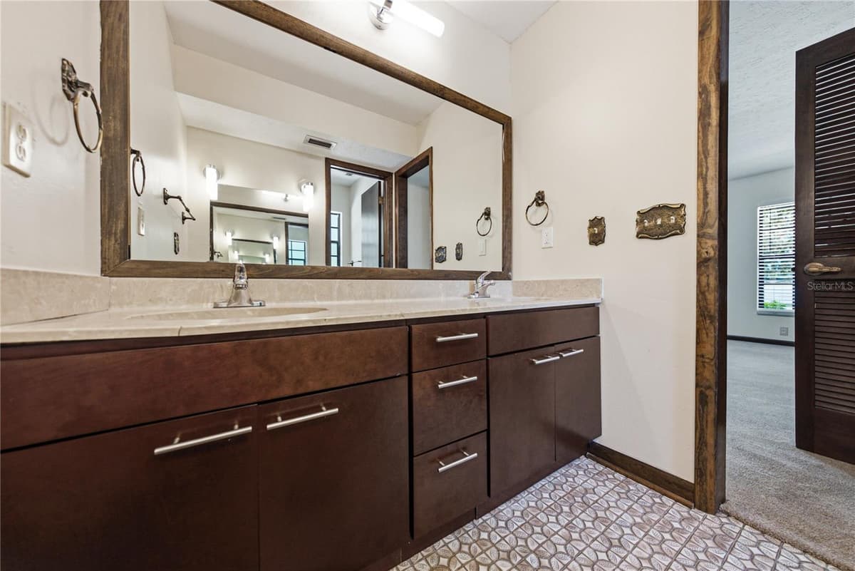501 BRYAN ROAD — photo 36 of 93