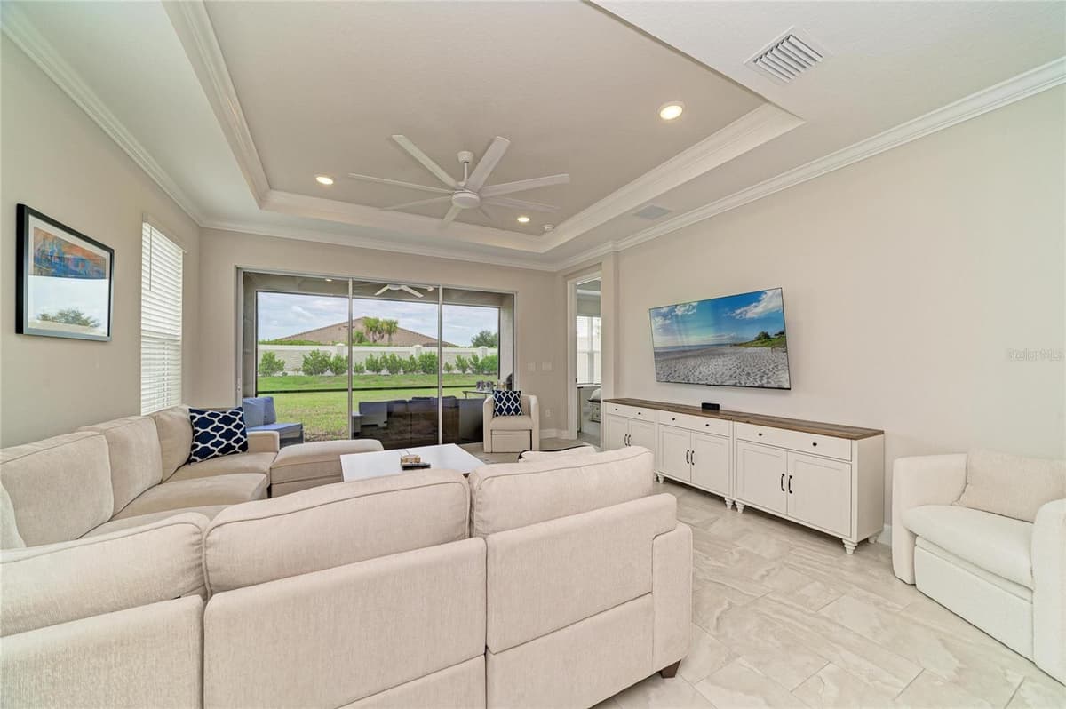16112 ISOLA PLACE — photo 18 of 56