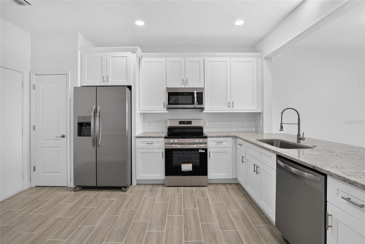 4746 POND RIDGE DRIVE — photo 9 of 30