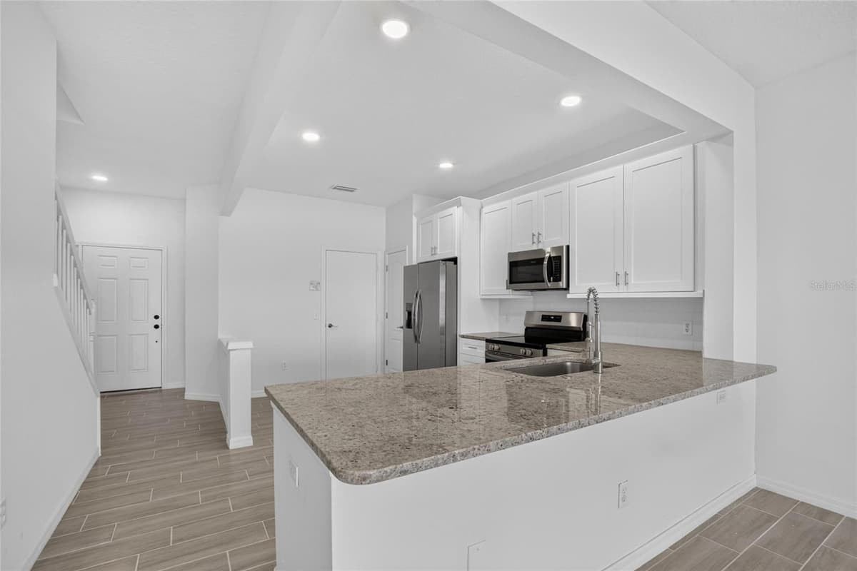 4746 POND RIDGE DRIVE — photo 8 of 30