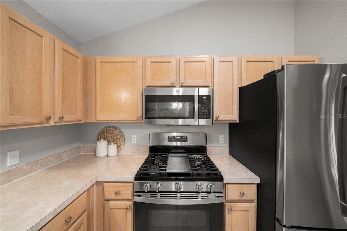 3048 GLENWOOD PLACE — photo 35 of 87