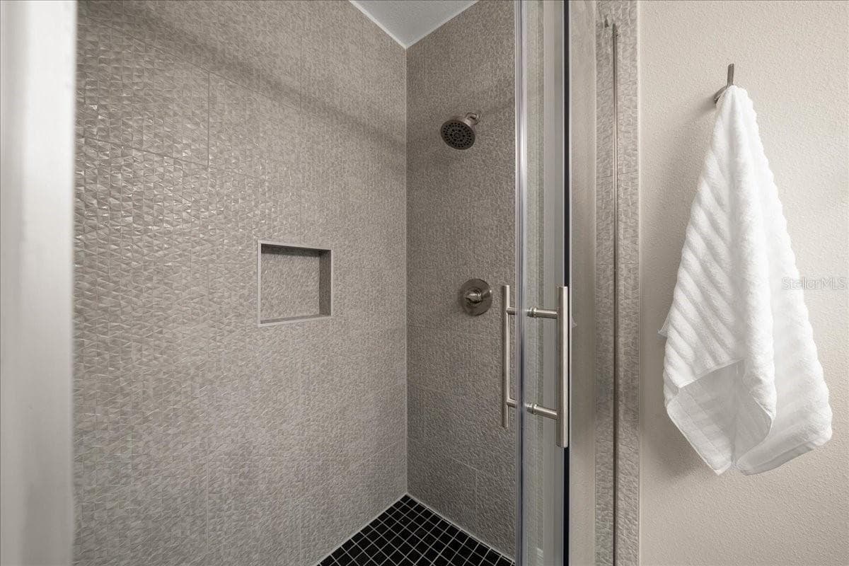 3048 GLENWOOD PLACE — photo 49 of 87