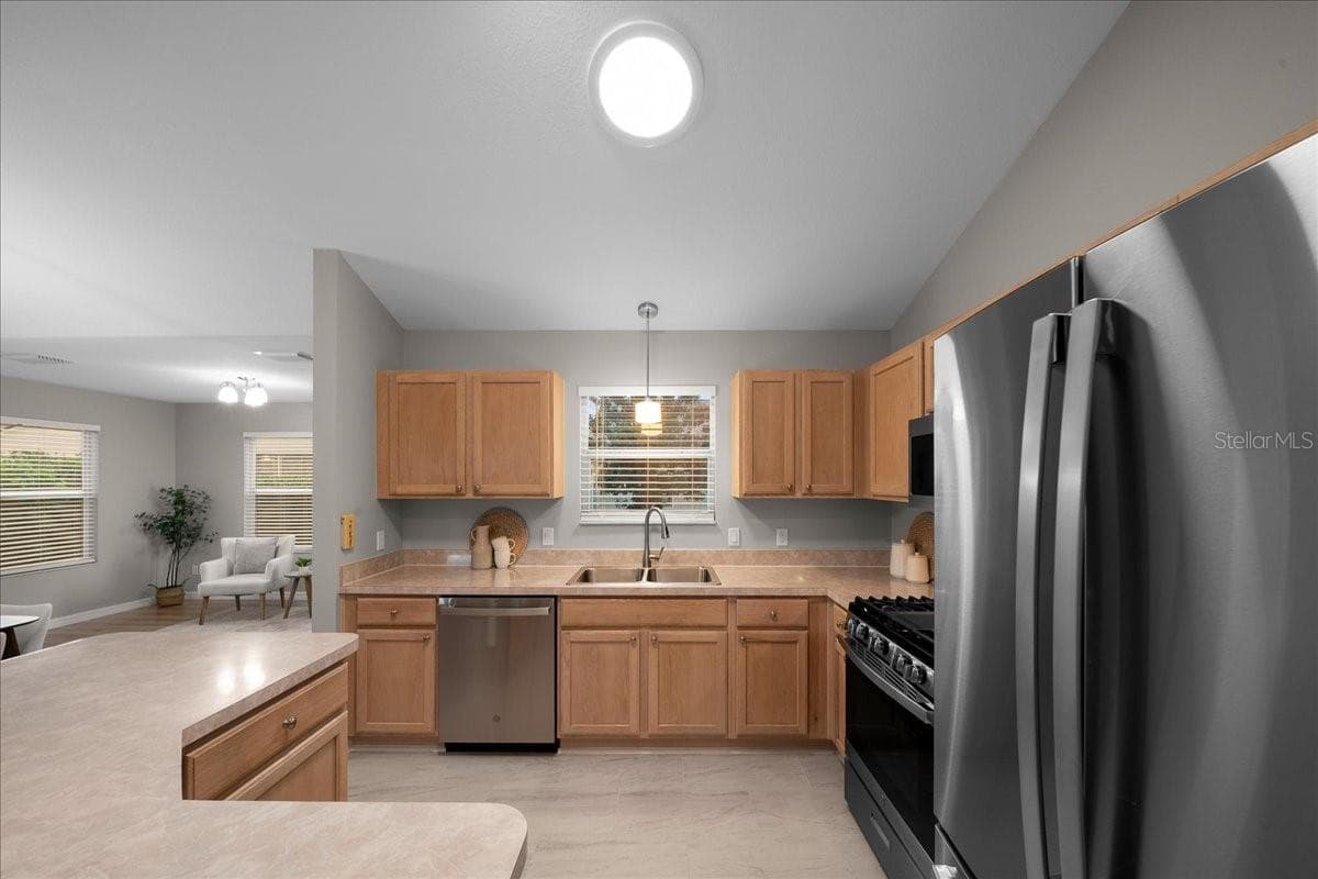 3048 GLENWOOD PLACE — photo 33 of 87