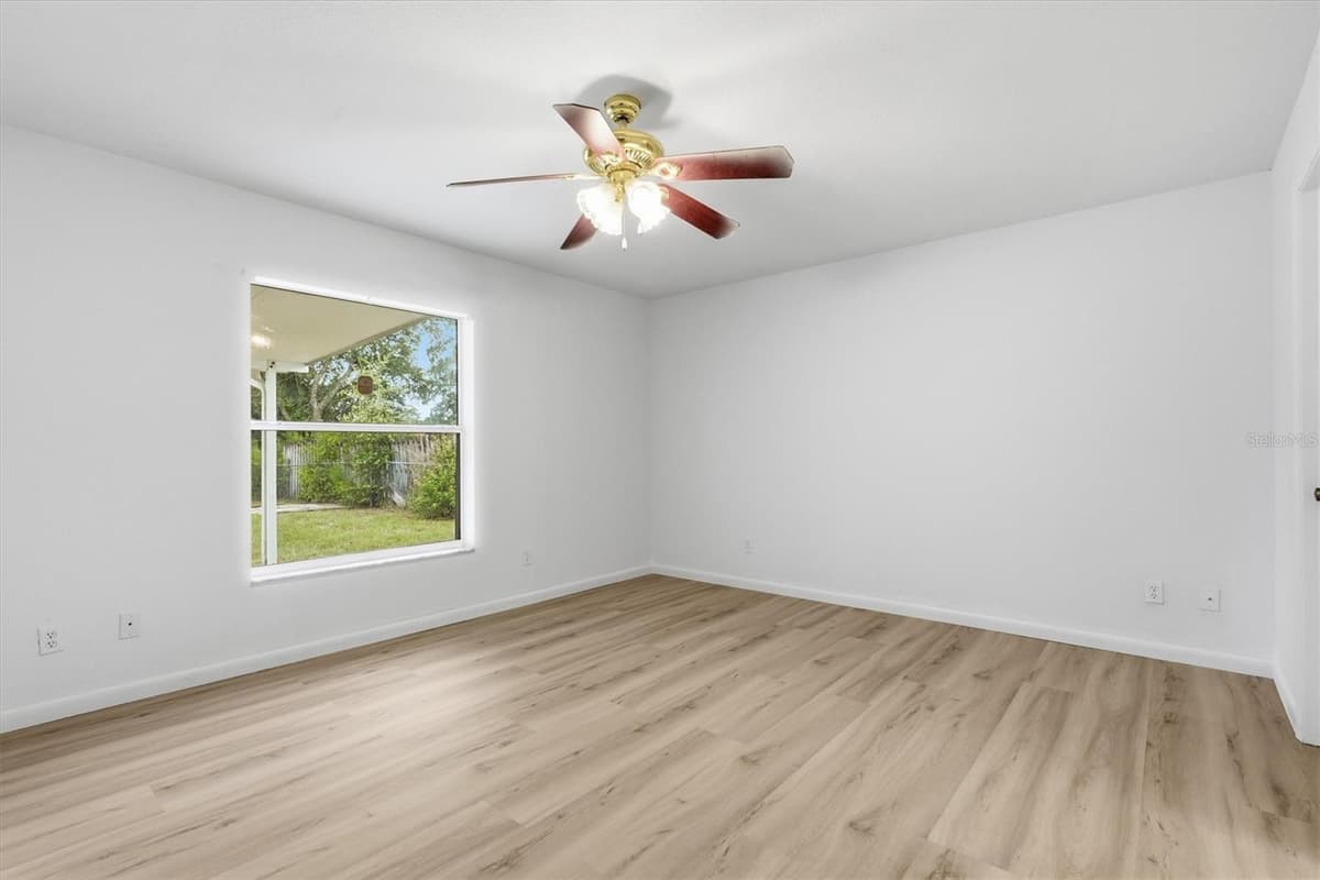4700 129TH PLACE — photo 17 of 44
