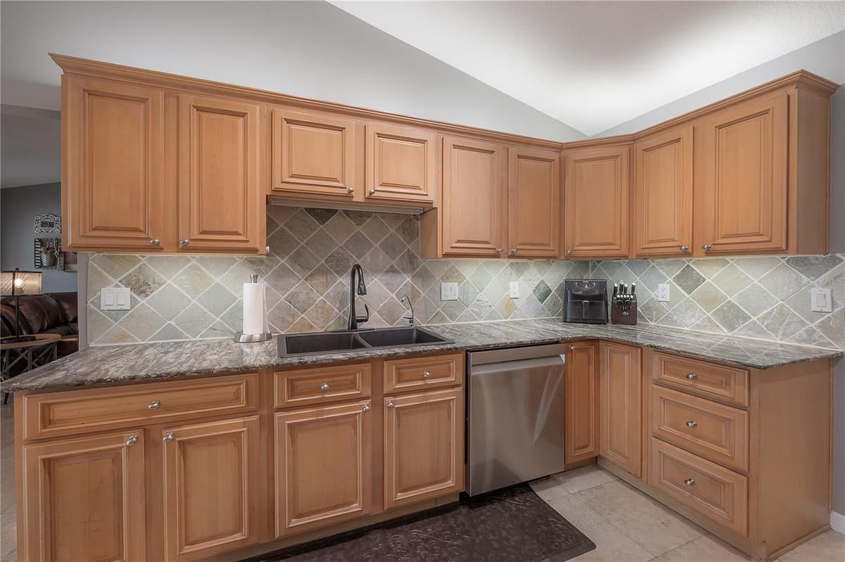 29246 RHODIN PLACE — photo 9 of 32
