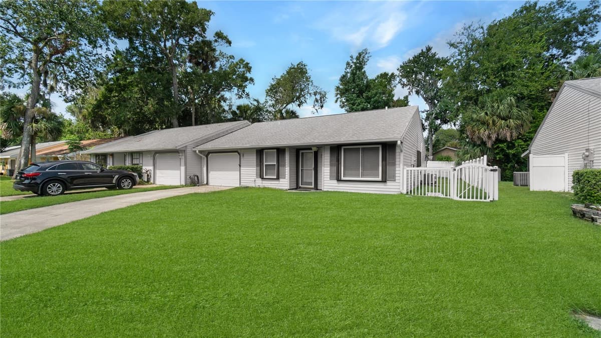 3744 GATEWOOD DRIVE — photo 2 of 26