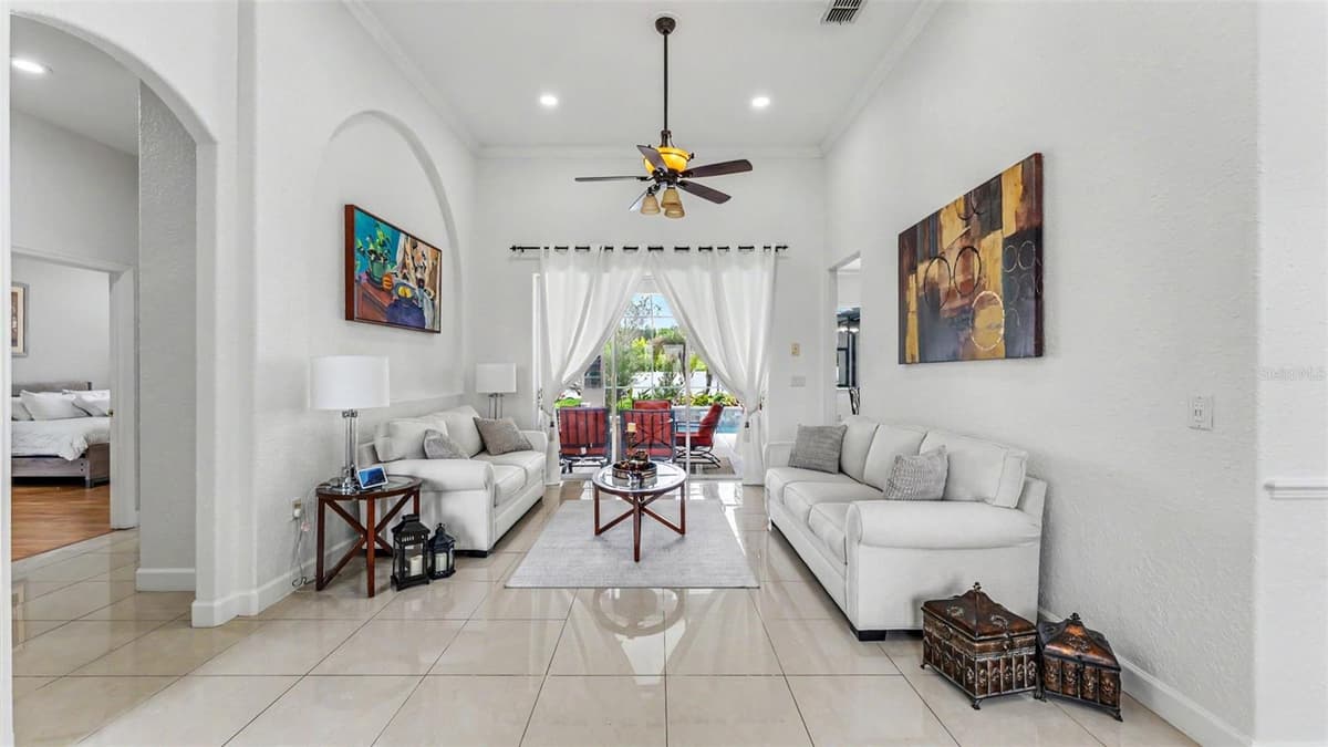 6726 HARTSWORTH DRIVE — photo 18 of 75