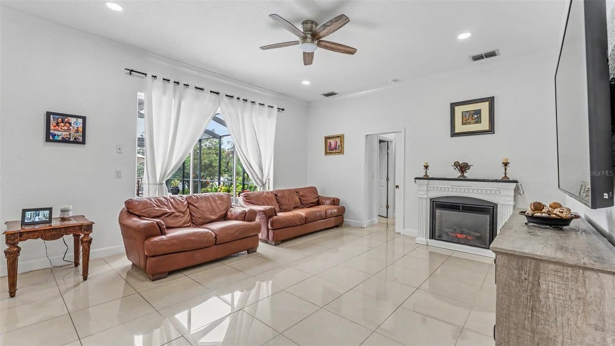 6726 HARTSWORTH DRIVE — photo 30 of 75