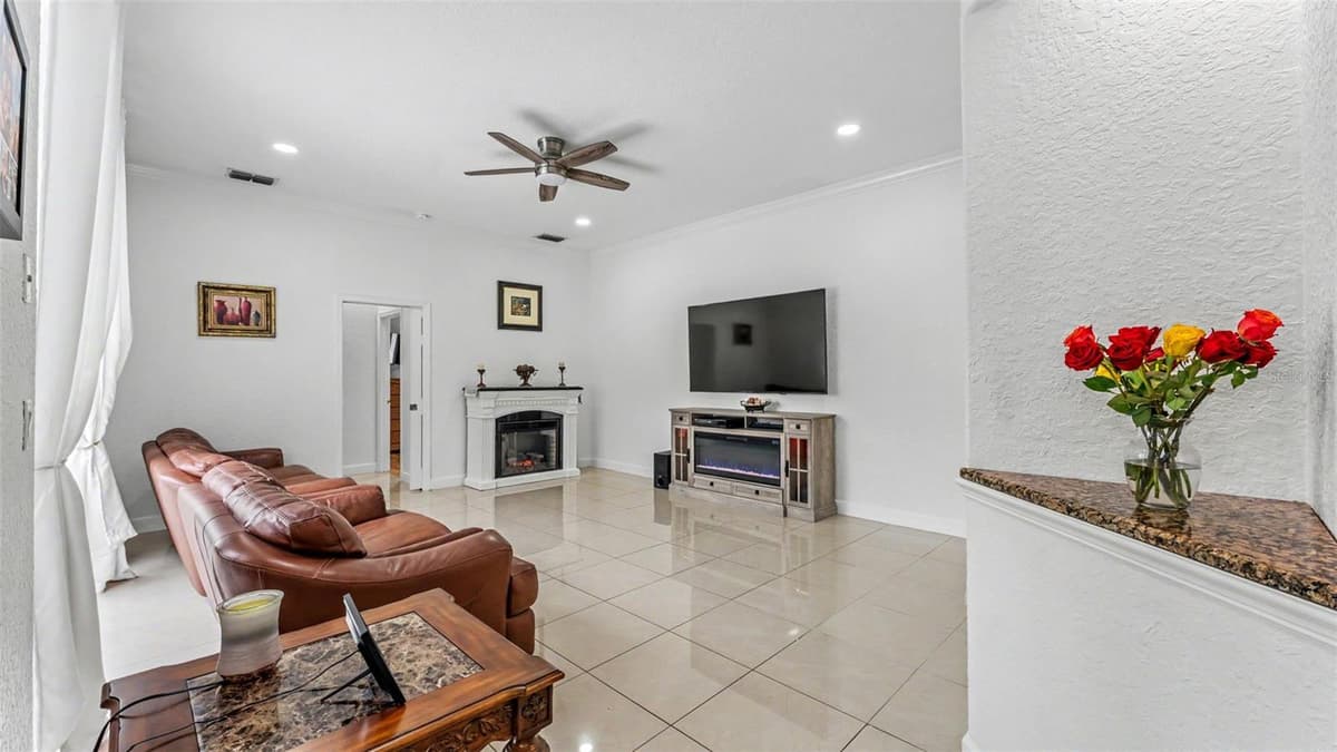 6726 HARTSWORTH DRIVE — photo 31 of 75