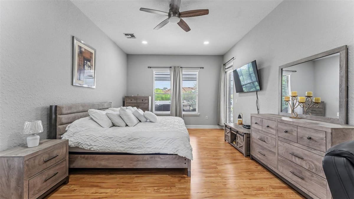 6726 HARTSWORTH DRIVE — photo 35 of 75